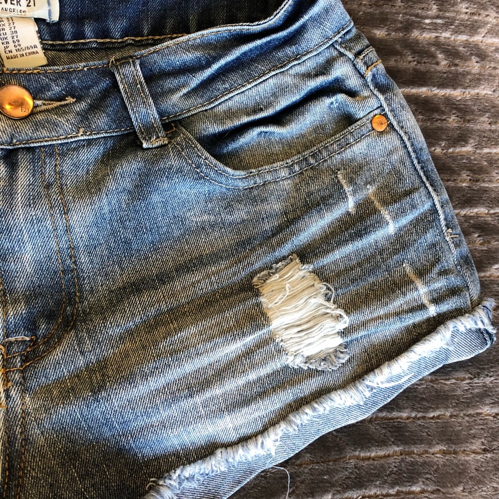 Forever21 Los Angeles Distressed Cuff Jean Short - Picture 6 of 7